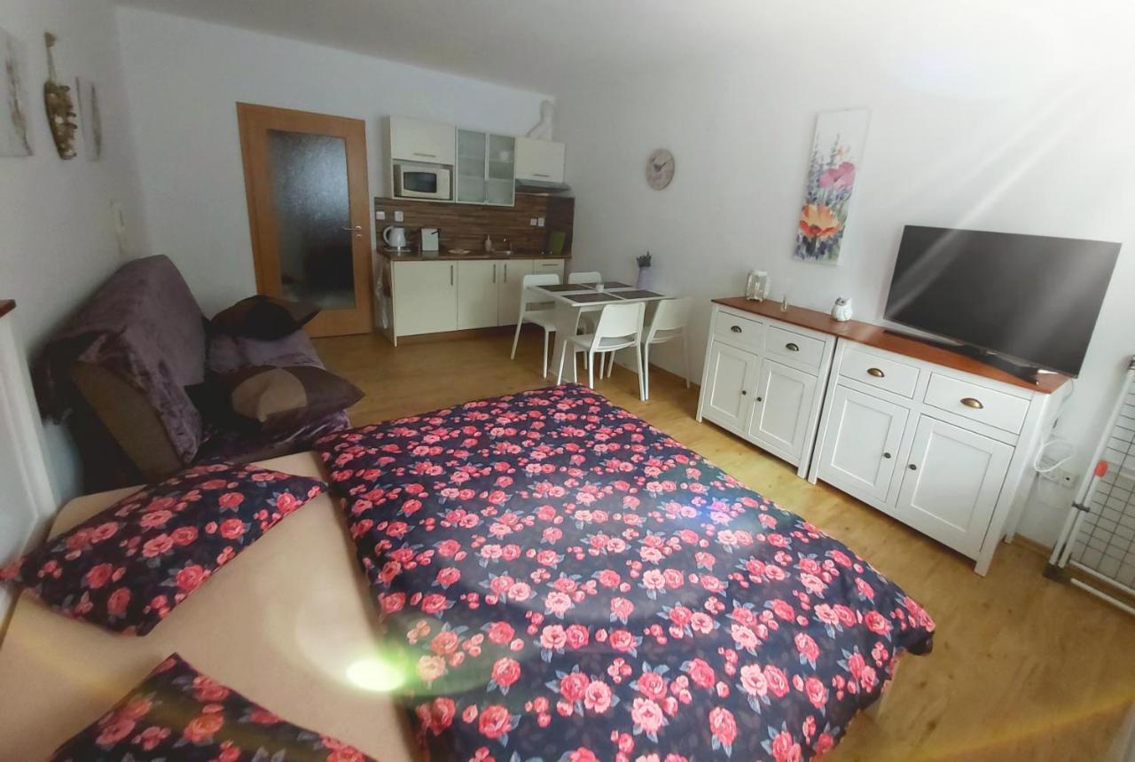Apartman Jafi リプノ・ナト・ヴルタヴォウ エクステリア 写真